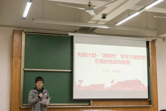 图片包含 室内, 墙壁, 地板自动生成的说明
