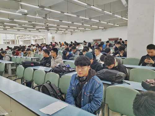 学生1.png